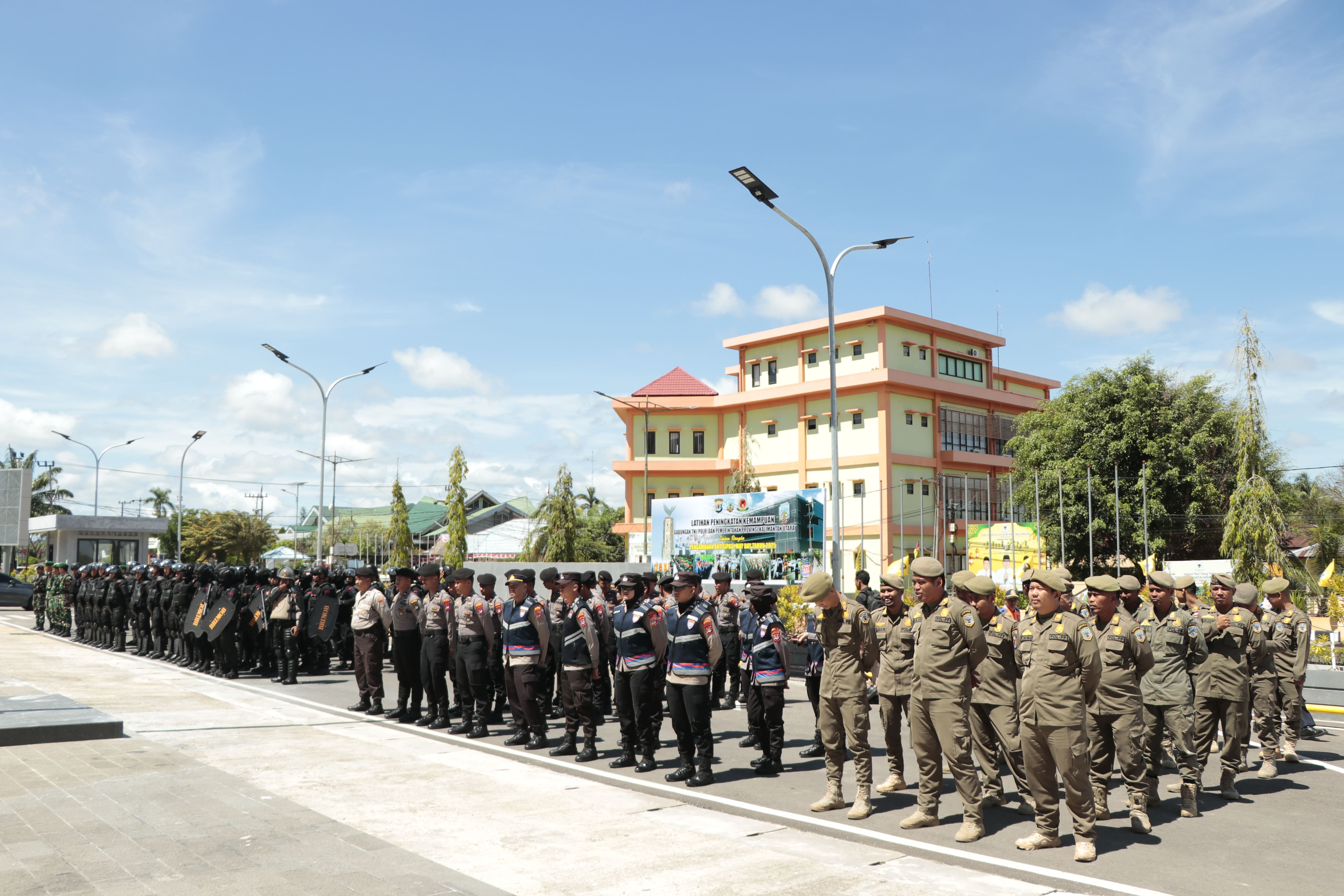 Latihan Peningkatan Kemampuan Gabungan TNI/POLRI dan Pemerintah Provinsi Kalimantan Utara Dalam Rangka Pengamanan Antisipasi May Day 2025